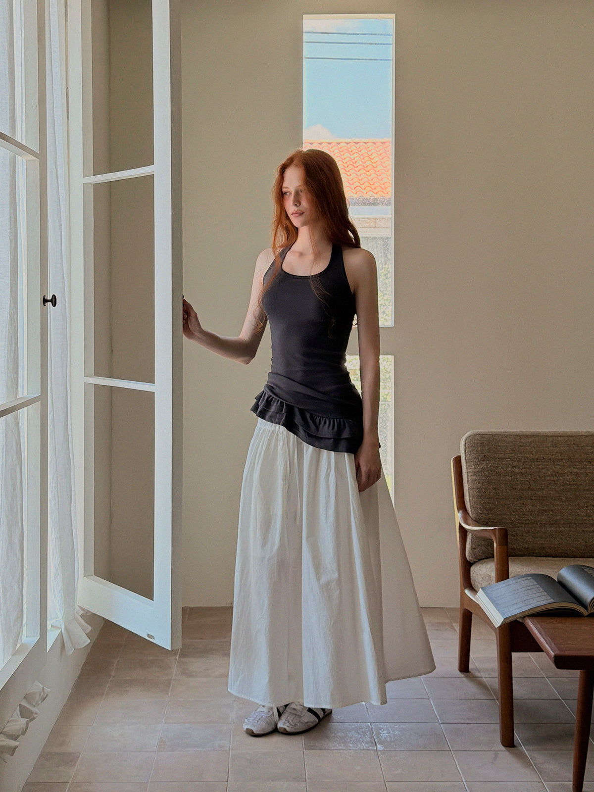 【TWEE】Beol halterneck frill sleeveless top.