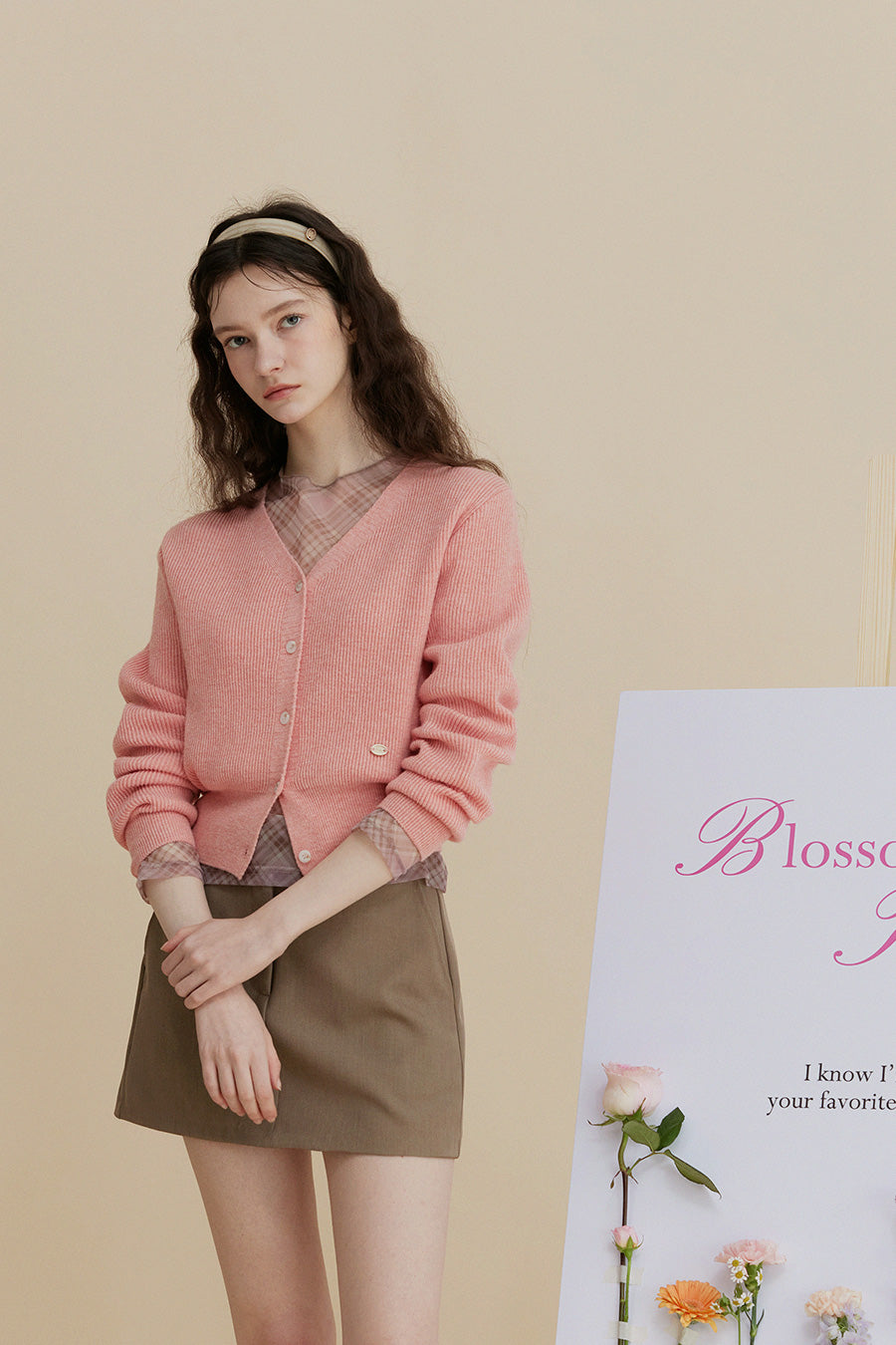 [TWEE] Caprin V-Neck Symbol Cardigan