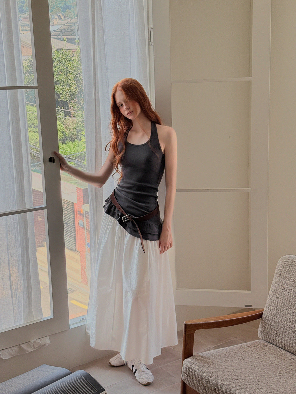 【TWEE】Beol halterneck frill sleeveless top.