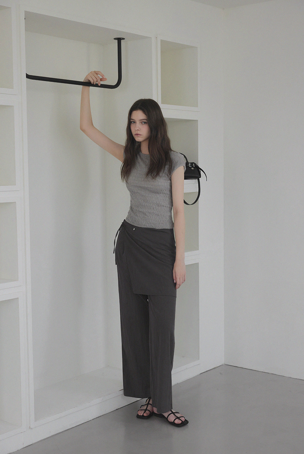 [TWEE] Morini Back-Slit Pleated T-Shirt