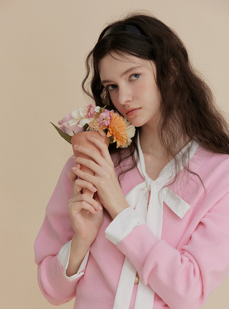 [TWEE] Virtue Puff V-Neck Cardigan